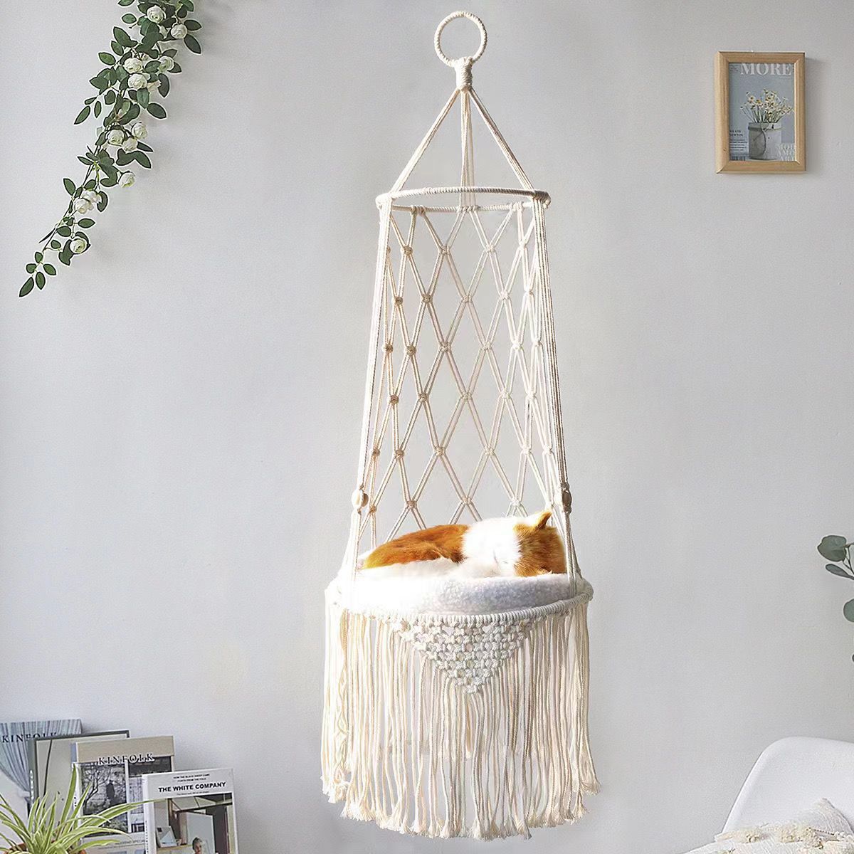Winter Cat Window Perch, Cat H - Woven Wall Basket avaliação e preço